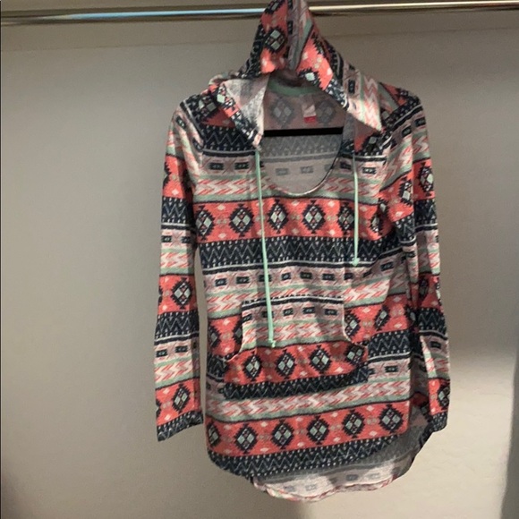 No Boundaries Tops - No Boundaris women’s sweater large